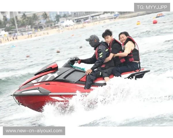 冲浪选手被海浪拍飞十米,爬起继续比赛 冲浪选手被海浪拍飞十米,爬起继续比赛